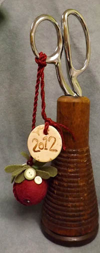 Cranberry  Kissing Ball Ornament/Scissors Fob Kit